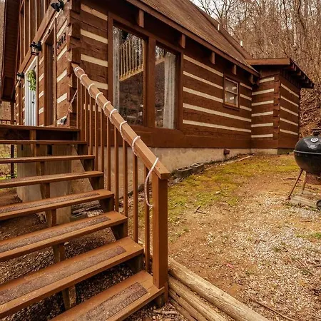 New! Black Bear Chalet Getaway With Games, Hot Tub, Rnr, Fun Sevierville Exterior photo