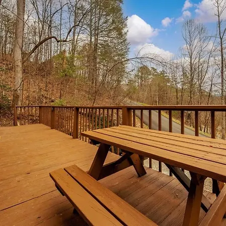 New! Black Bear Chalet Getaway With Games, Hot Tub, Rnr, Fun Sevierville Exterior photo