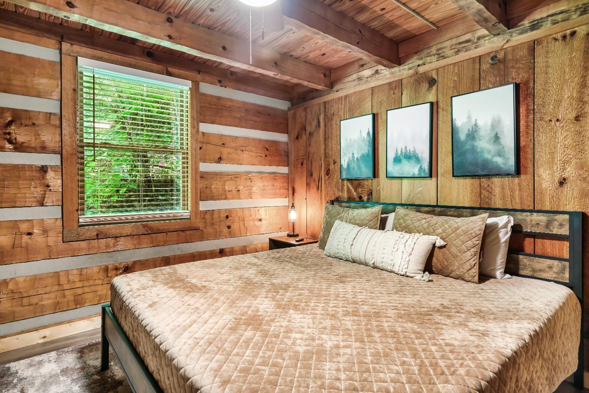 New! Black Bear Getaway With Games, Hot Tub, Rnr, Fun * Sevierville
