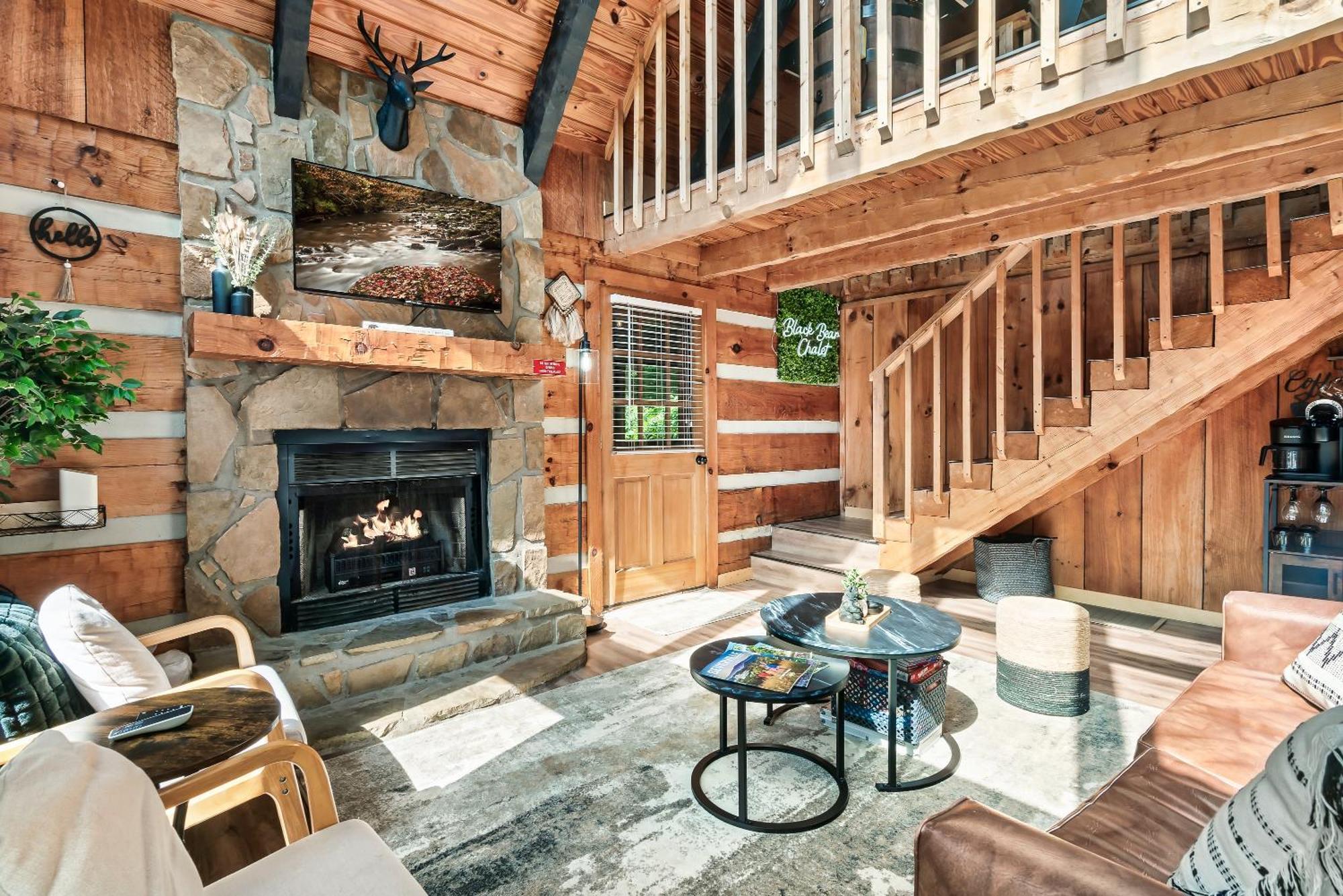 New! Black Bear Getaway With Games, Hot Tub, Rnr, Fun Chalet Sevierville