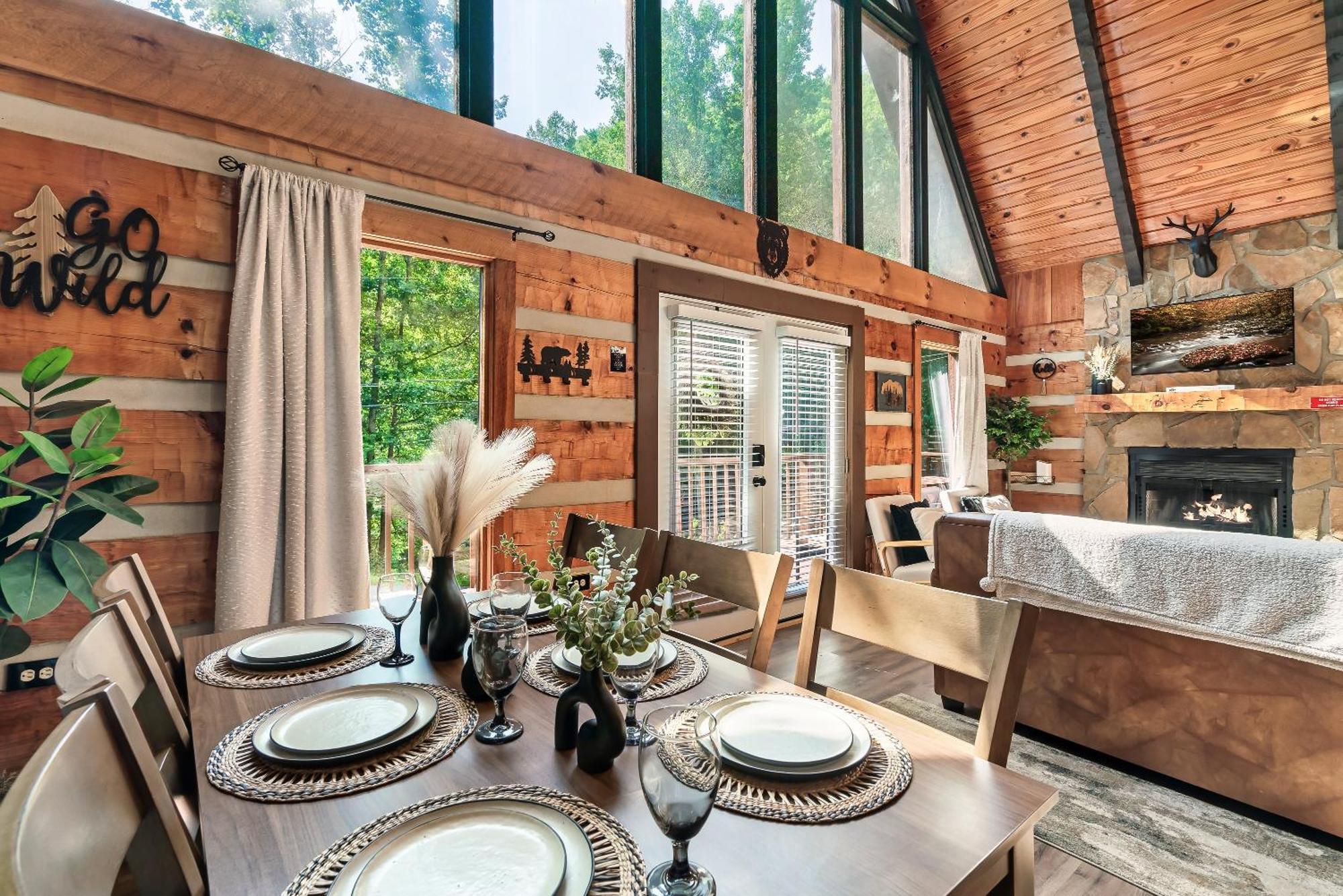 New! Black Bear Getaway With Games, Hot Tub, Rnr, Fun * Sevierville